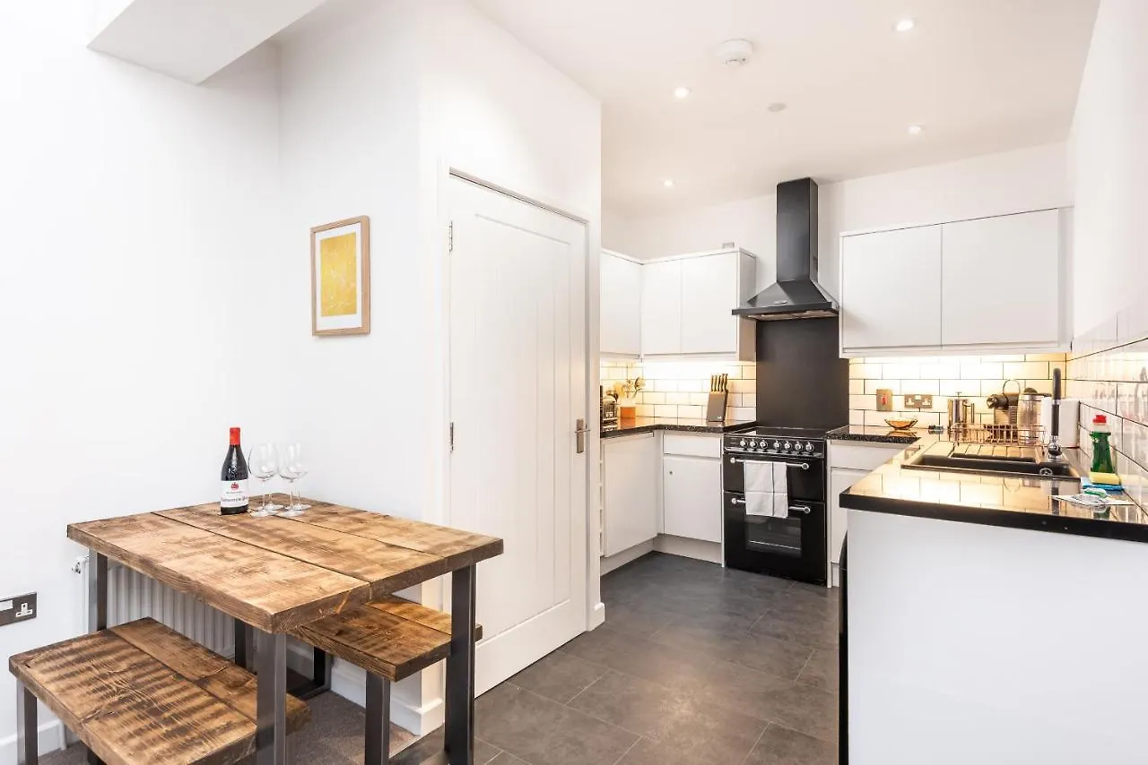 Stylish Modern Flat With Parking - Pass The Keys Apartamento York